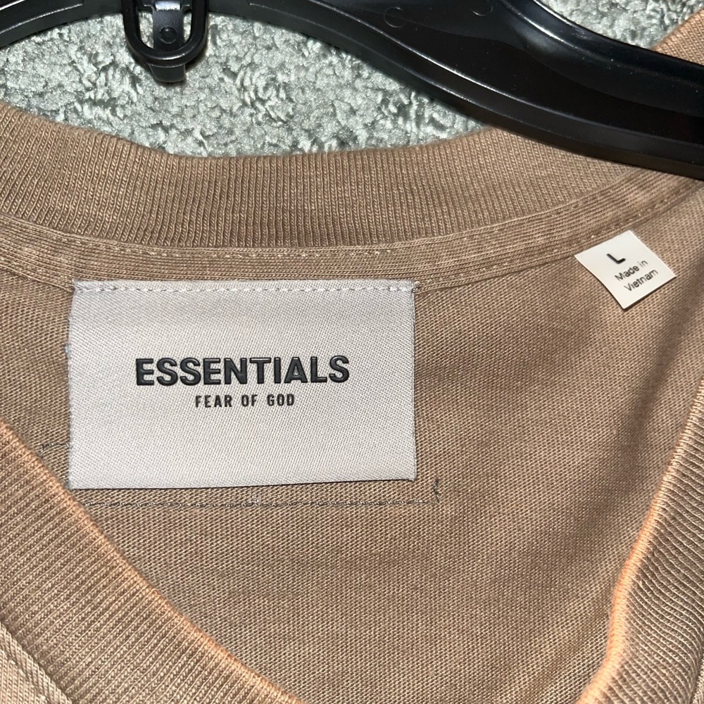 NEVER WORN Essentials Fear of God Men’s Large Tee shirt